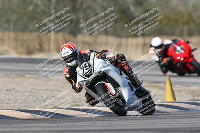 media/Dec-01-2025-Moto Forza (Mon) [[2daa91e15f]]/1-Advanced Group/Session 3 (Turn 3)/